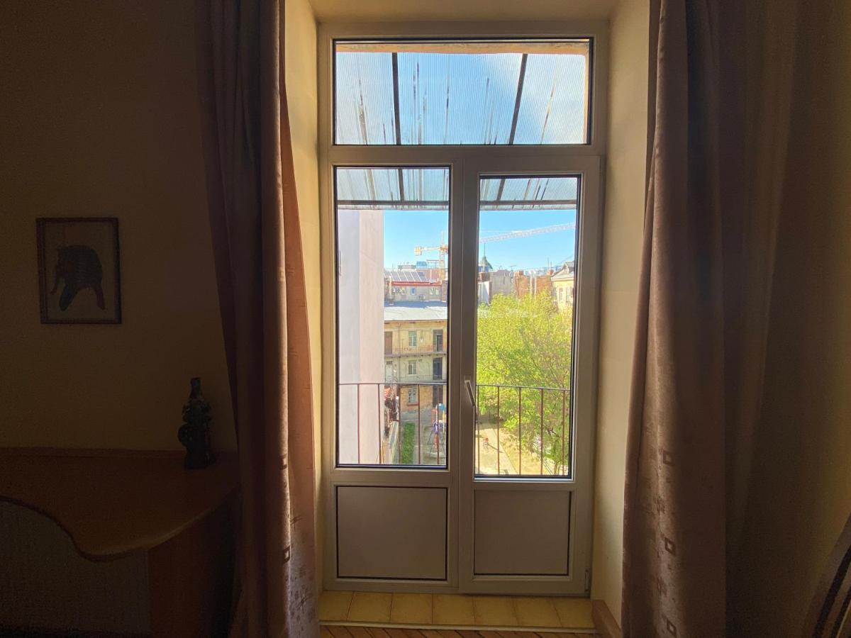 Apartment On Svobody Avenue リヴィウ エクステリア 写真